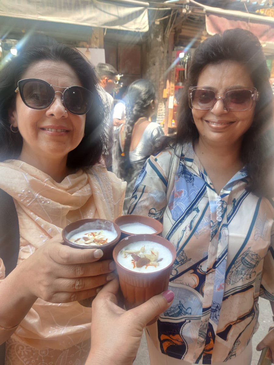 kavitaashok1969's tweet image. Talk of replacing #Singleuseplastic #plasticcups ! Amritsar still uses kulhad for its lassi !