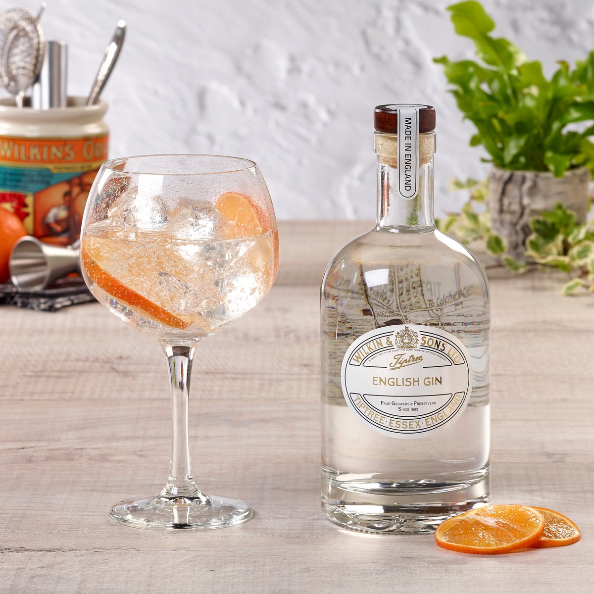 tiptree's tweet image. Saturday 10th June is #worldginday! 🍸For your chance to WIN a bottle of Tiptree English Gin, a Tiptree English Pink Gin and a Tiptree Strawberry Gin Liqueur LIKE &amp;amp; RETWEET this post &amp;amp; FOLLOW us. Winner announced on 15/06/23. UK address and 18s+ only!