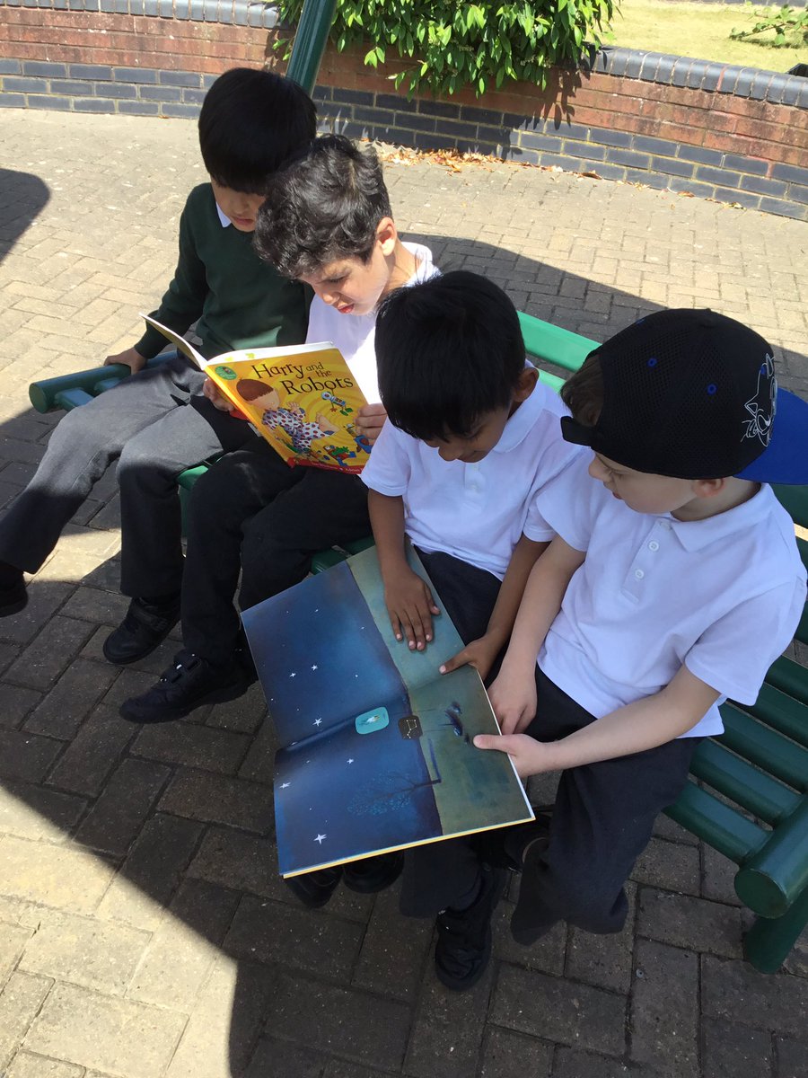 We have taken some time to read our favourite books in the reading petal 📚