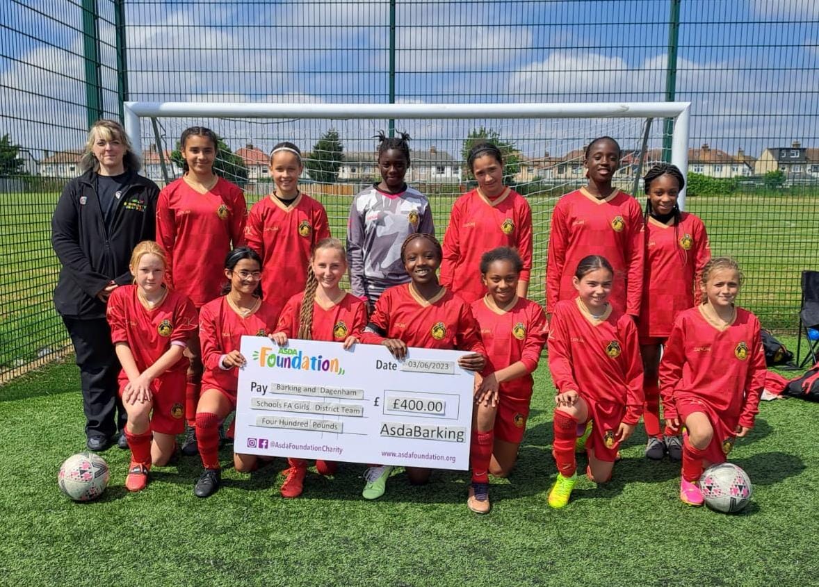 Big thank you to Theresa at <a href="/AsdaBarking/">community champion</a> <a href="/AsdaFoundation/">AsdaFoundation</a> for helping <a href="/BDSFA1/">BDSFA</a> Girls secure funding for new training &amp; match balls⚽️⚽️⚽️⚽️⚽️⚽️⚽️⚽️⚽️⚽️⚽️⚽️⚽️⚽️⚽️⚽️⚽️⚽️