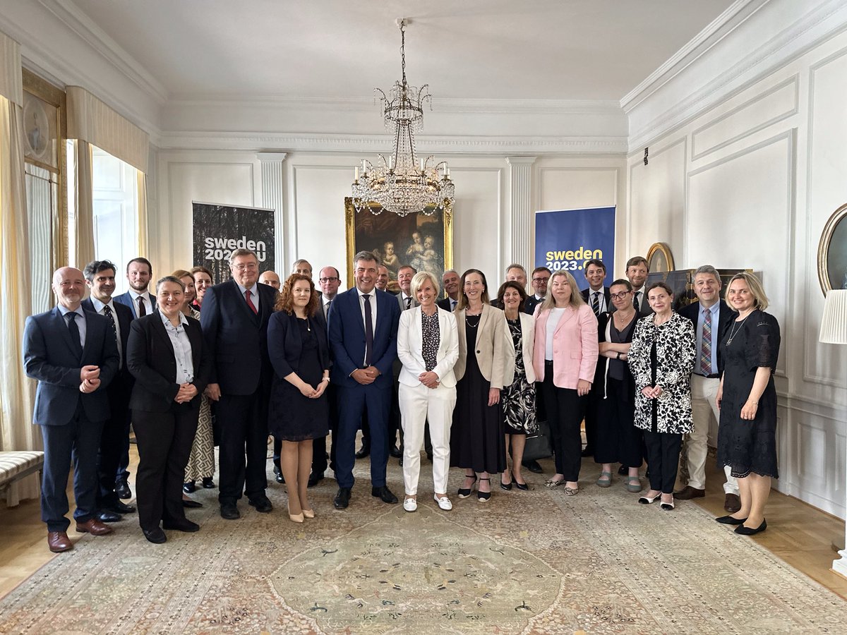 Ambassadör Charlotte Wrangberg (@charlottewrang1) on Twitter photo Nytt ambassadörsmöte under det svenska EU-ordförandeskapet. Idag med klimat- och energiminster Lars Aagaard som hedersgäst och talare. <a href="/L_Aagaard/">Lars Aagaard</a> <a href="/KlimaMin/">Klimaministeriet</a> #EU2023EU Nytt ambassadörsmöte under det svenska EU-ordförandeskapet. Idag med klimat- och energiminster Lars Aagaard som hedersgäst och talare. <a href="/L_Aagaard/">Lars Aagaard</a> <a href="/KlimaMin/">Klimaministeriet</a> #EU2023EU