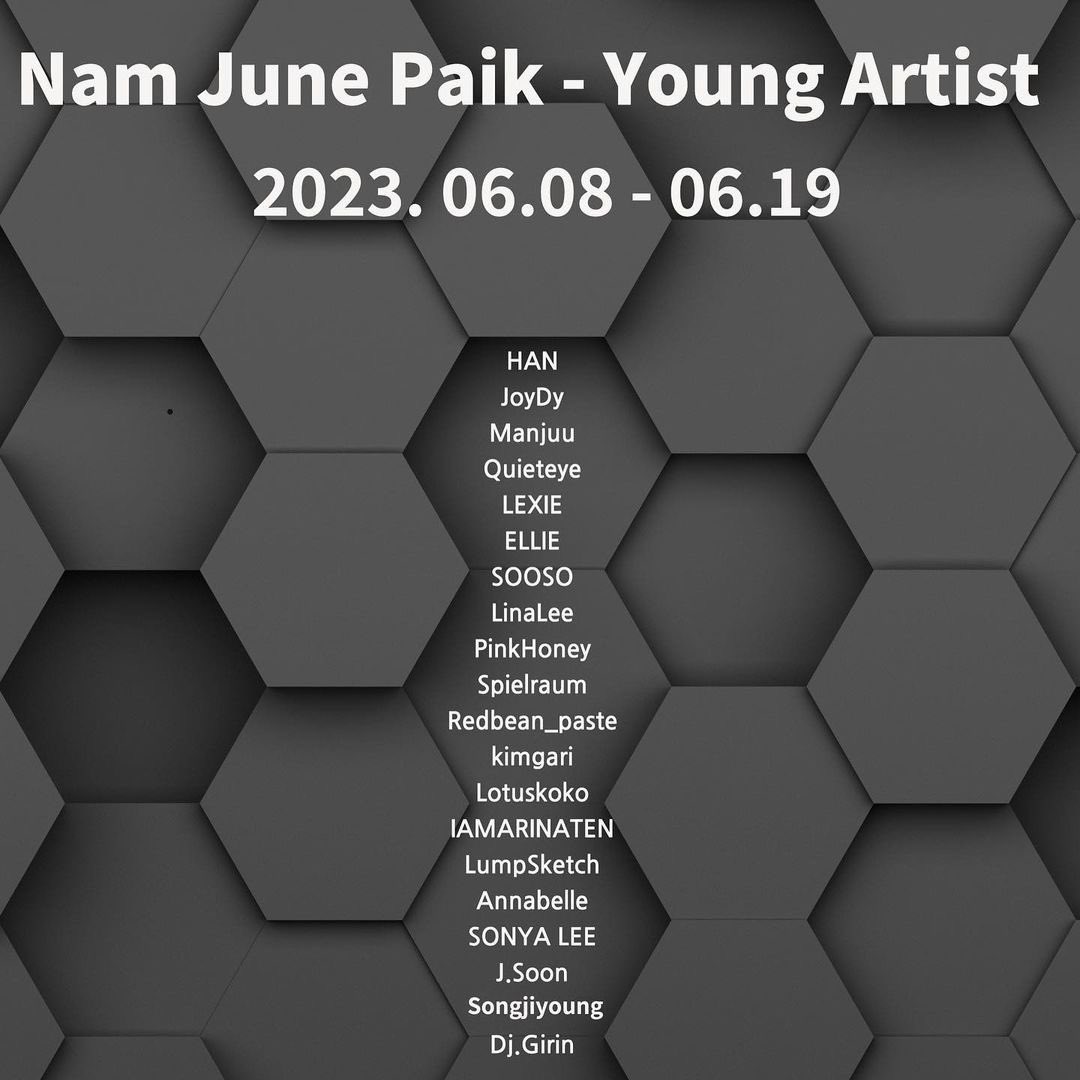 SpielraumStudio's tweet photo. 💕🌈☘️Spielraum News☘️🌈💕

< 백남준과 젊은 후예들 展 >
: 20 Artists 단체전

20명의 멋진 작가님들과 함께,
멋진 공간에서,
디지털 작품으로 참여합니다😄

전시 정보는 아래 트윗으로 확인해주세용✨🙏🏻✨🩷

오프닝날 뵈어용~~~~🥰

#NFTartist #NFTCommunity #exhibition https://t.co/uieqImhd5O