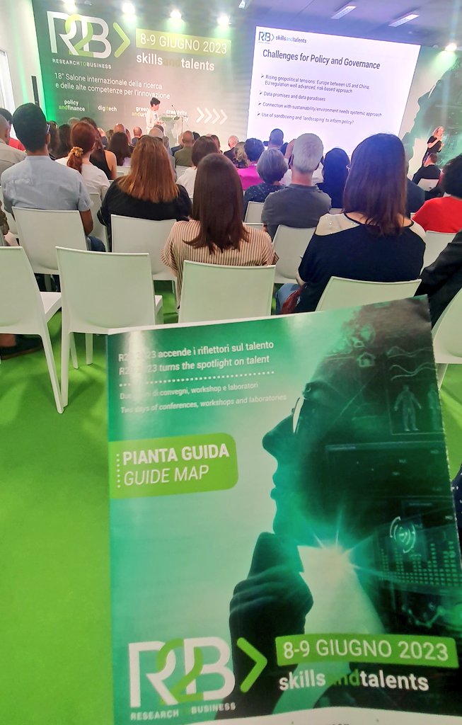 A #Bologna una nuova edizione di #R2B dedicata a #Competenze e #Talenti. Tutta la comunicazione di questo evento si focalizza sui #Valori - più che sulla #tecnologia - ma senza la pretesa di leggerli come assoluti.