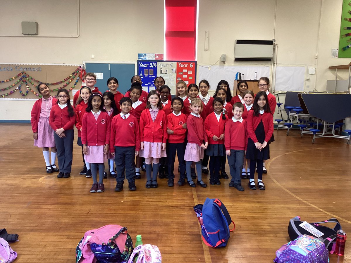 StMarysHalifax's tweet photo. Good luck to our Choir, Mrs Borges Vaz and Mrs Johnson for tonight’s Voices Together performance at The Victoria Theatre. The children have worked very hard and they should be proud of themselves. #CMVT #thevictoriatheatre #calderdale #choir #voicestogether https://t.co/ImGe1Uq3a1
