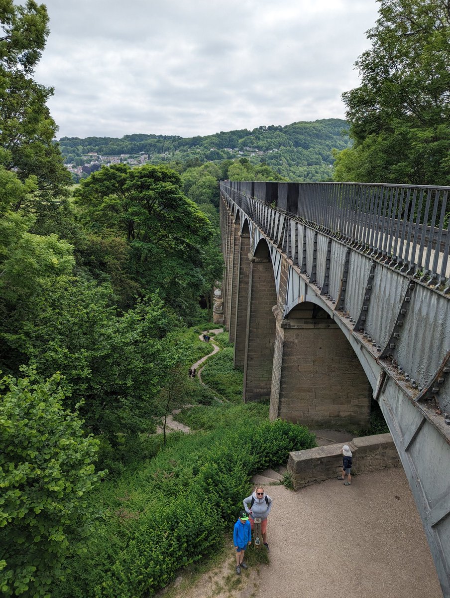 GroundwaterMike's tweet photo. Just downstream, the impressive Pontcysyllte aqueduct crosses the #River Dee, with the northern end founded on Carboniferous Bowland Shale &amp; the southern end on Silurian mudstones &amp; sandstones #Geology #GeolyHoliday https://t.co/AEG1G6eiCr