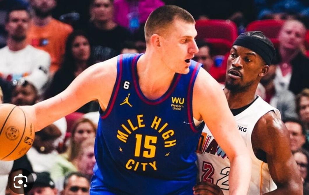vl_viloria's tweet photo. Y como hemos visto en estos playoff, Murray es el verdadero Robin del Batman de los Denver Nuggets, Nikola Jokic.

El dominio del hombre grande ha resurgido en la NBA, pero un hombre grande fusionado en guard, power fordward y small forward. https://t.co/T26c9zh58l