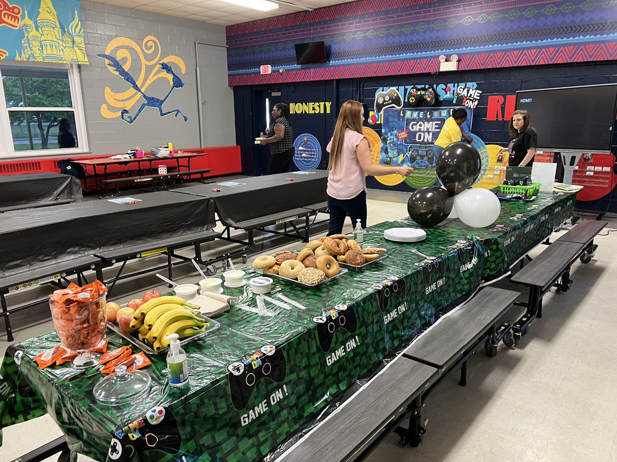 MrsThomasWHES's tweet photo. Welcome to @WHOwenES ! We are excited to have you and ready to kick off #ccssummerlearning #WHOwenES https://t.co/q9mfV6rnvo