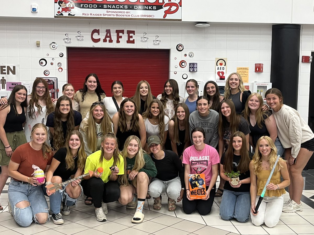 Pulaski_SB's tweet photo. Our Softball Banquet- Celebrating each other❤️.  #Raiderstrong https://t.co/i0kbvfLF0M