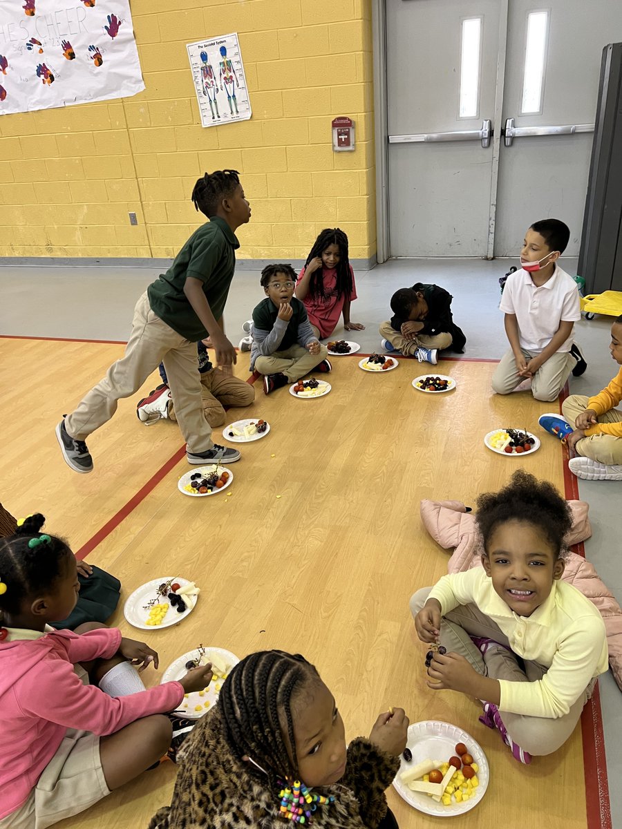This year we introduced our Kindergarten students to Jicama, a root vegetable, as a part of our <a href="/DCHPE/">DC HPE</a> Cornerstone Growing Vegetable Soup.  Take a look at students from @TylerTigersDC <a href="/murchschool/">Murch Elementary</a> <a href="/RandleHornets/">Randle Highlands ES</a> <a href="/ExcelAcademyCS/">Excel Academy</a> experiencing our taste test.  <a href="/dcpublicschools/">DC Public Schools</a>
