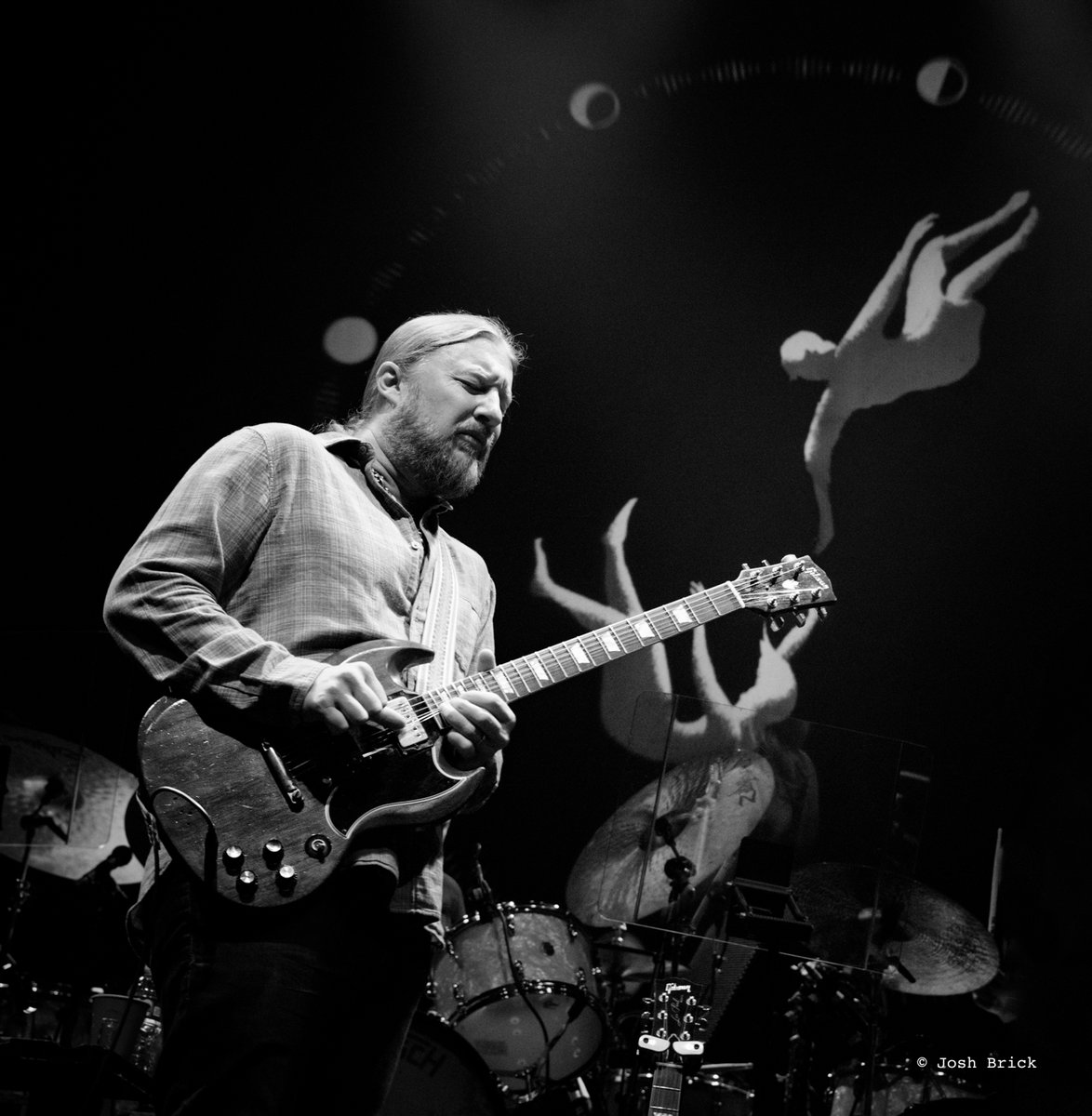 Happy birthday to the incomparable and transcendent Derek Trucks! Thank you for sharing your gift.

📷: @DerekAndSusan | 2.17.23 | @DCWarnerTheatre 

#derektrucks #musician #artist #guitarist #bandleader #tedeschitrucksband #music #livemusic #happybirthday #guitarplayer