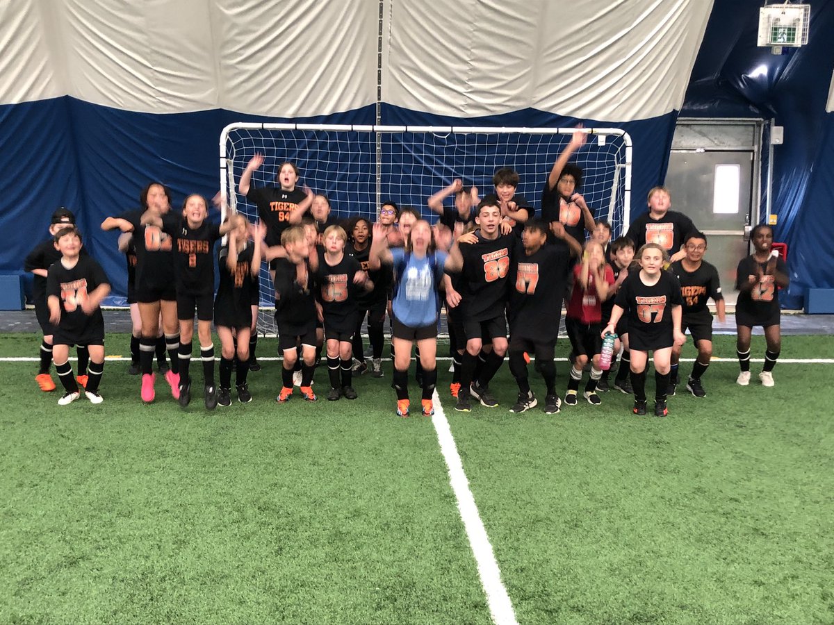 ericcaetano_5's tweet photo. Tigers showed well at the tournament Wednesday.  Great job!  #arps2022 https://t.co/lhgFQbYlV3