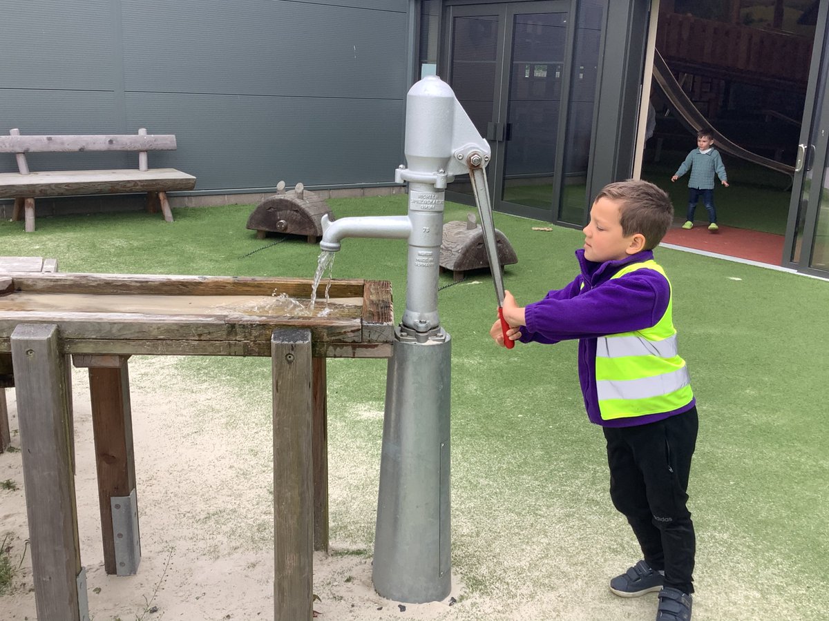 Thursday at @craigiesfarm !
We had the best day exploring the fab new play areas and observing the farm animals! Thank you to all our adult helpers :)
