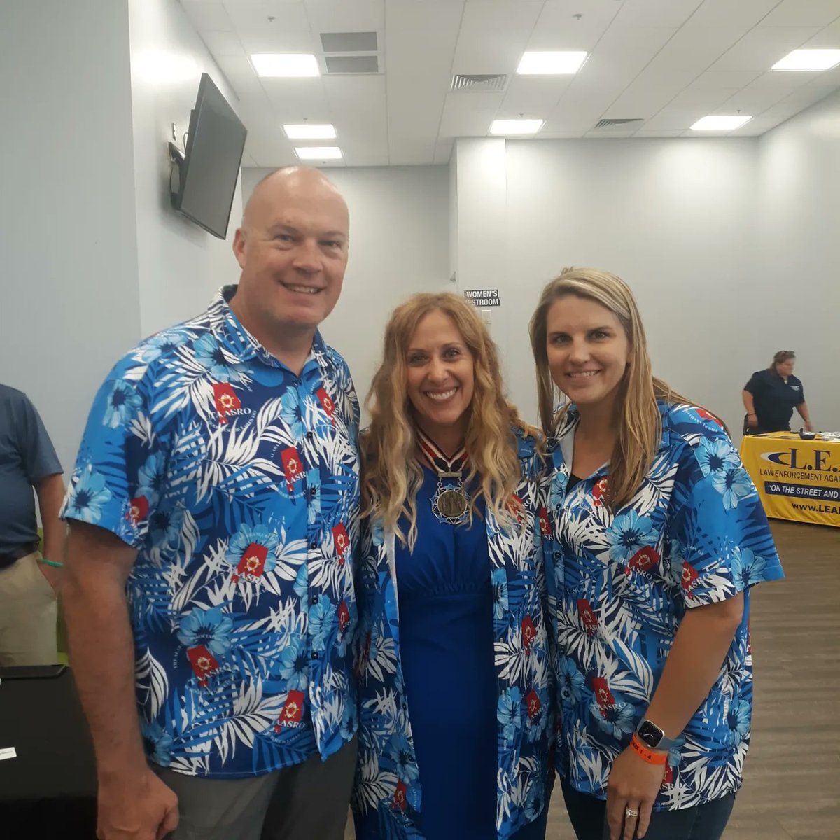 HudgensMolly's tweet image. Thanks @taasro,@revelspamela &amp;amp; @sullysro for allowing me to share our @dbc_inc @SafeSchoolsOrg @KirklandProd #savingsycamore story w/ @MsJasGreen, @AutummJ, @QuinnHeaden, @PatrickHSutton, @auburntiger70. @EllyUnderwood &amp;amp; more❤ #gobesomekidshero #mohstrong #Psalm91 #dbcincbooks