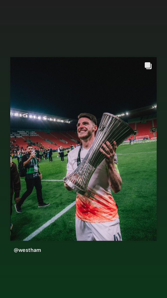 jcatley's tweet image. One word: Prague
Two words: Piss up
One more word: CHAMPIONSSSSSSSSS 🏆🏆🏆🏆🏆🏆

Best day of my life. Years of travelling to home and away games, across Europe, being heartbroken many times. It was all for this. I am on cloud 9. I love West Ham ❤️⚒️⚒️