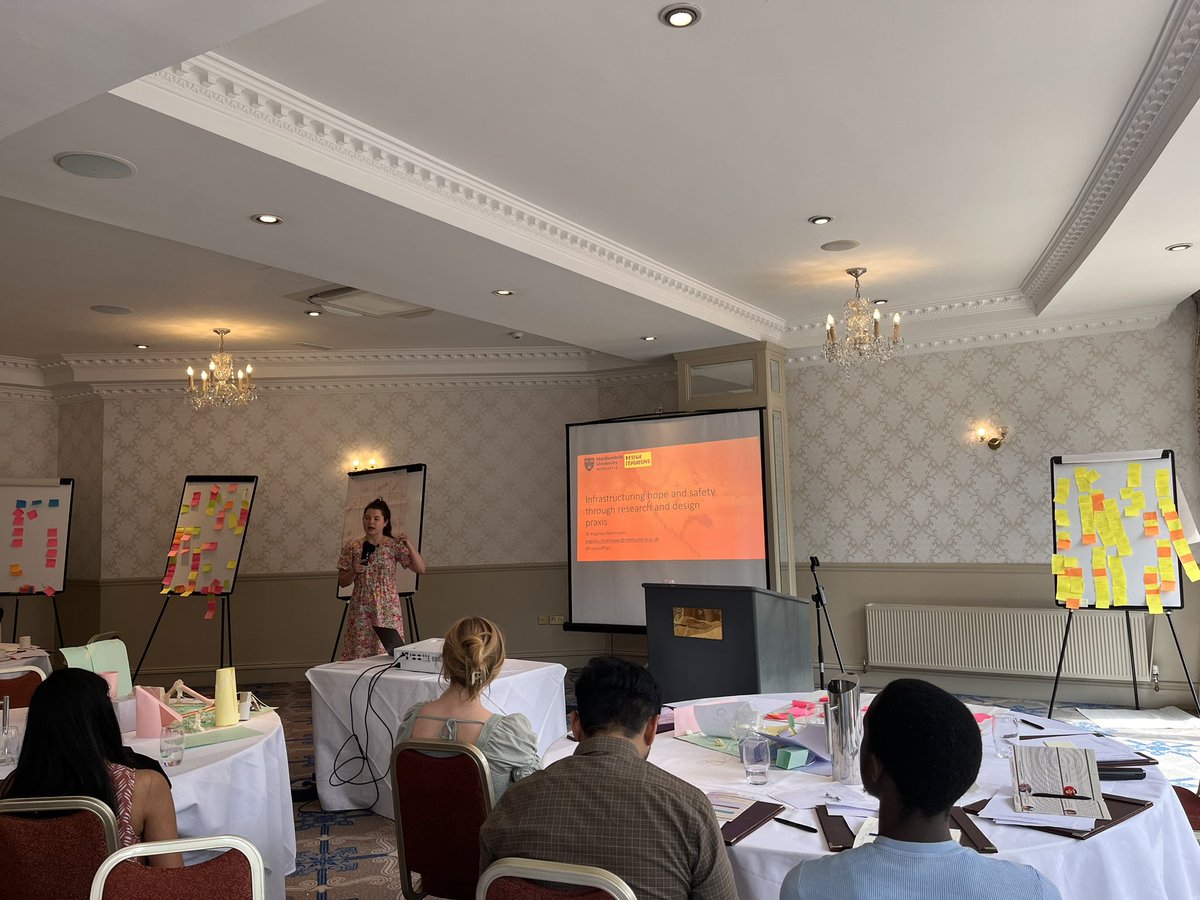 Laura Maye tweet media