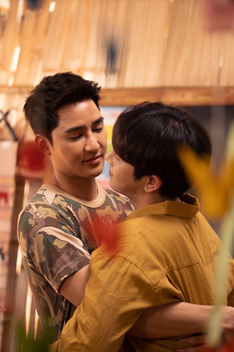 OurSkyy2TH's tweet photo. นายแบบจำเป็นของเด็กๆ น่ารักเกิ้นน 😳
#OurSkyyx1000Stars
#GMMTV
@Earth_Pirapat @wixxiws https://t.co/ehtW10jybg