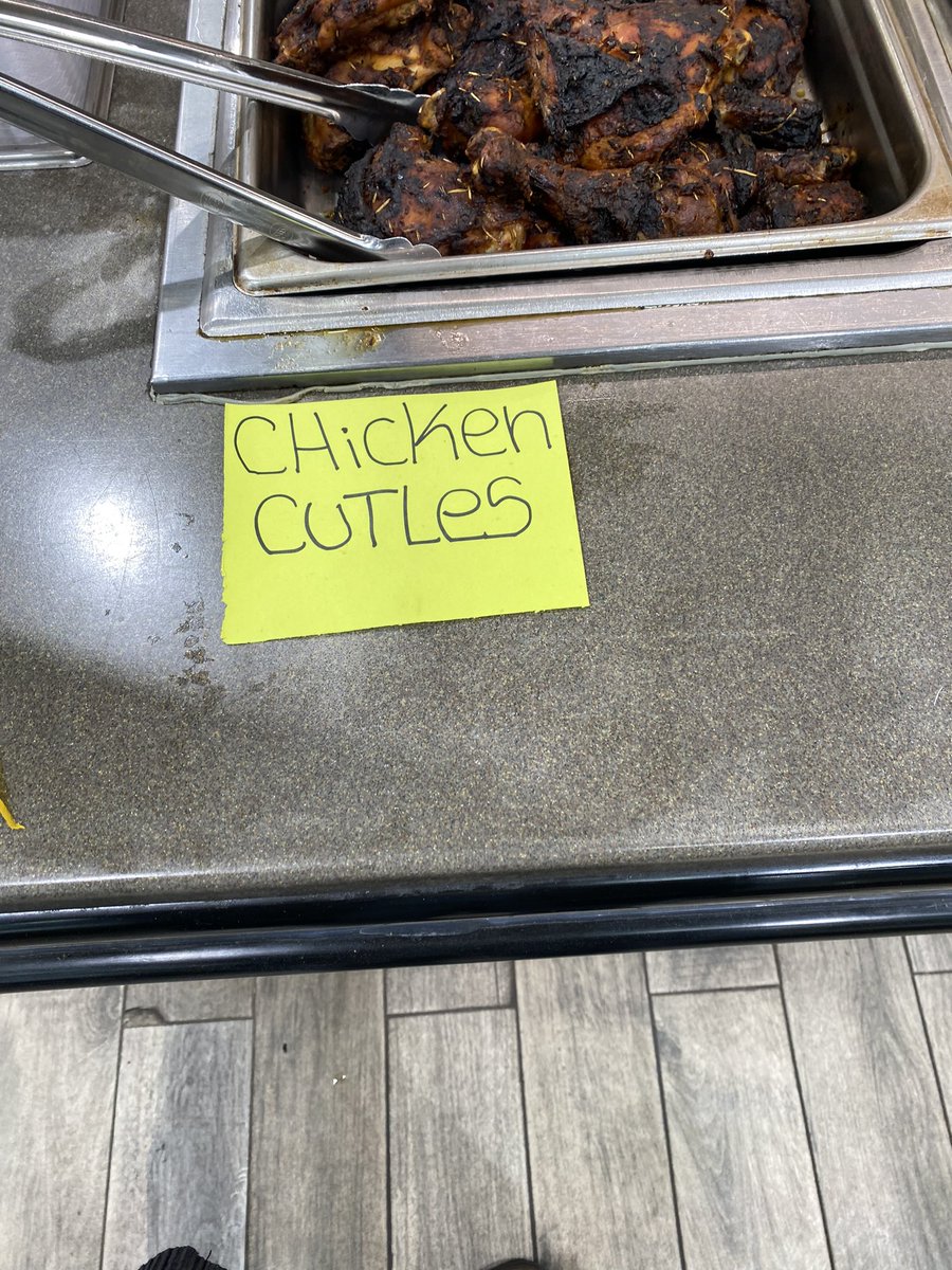 jzux's tweet image. my local grocery store is rapidly losing control of the phrase chicken cutlets