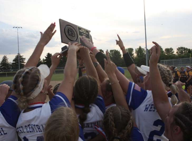 IzziP13's tweet photo. And that’s a wrap of the season! We ended up winning the championship 4-0. For the season we went 22-0. I am super blessed to be apart of this team. I can’t wait for next season! #7peat #statechamps https://t.co/0WJOPfQrf9