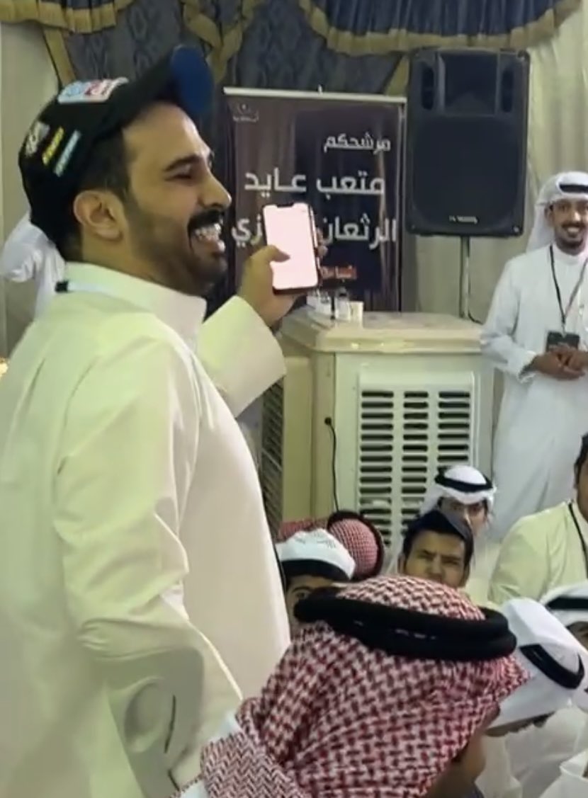 musa3d2001's tweet photo. محمد ابن ماطر للعز حوّاز
ليا قدموه لصعيبات تراه فوّاز

كانه تعثّر و تسنّد على المعكاز
هو معكاز المراجل لها مرتاز 

ماوقفّه معكازه عن الأنجاز
لجماعته وربعه دوم منحاز

من كثر ما له بالطيب مركاز
ما زحزحه جرح ساقه عن الأرتكاز

مساعد يوسف الرثعان ✍️

@m_althaidi2 https://t.co/hfaccP3Gur
