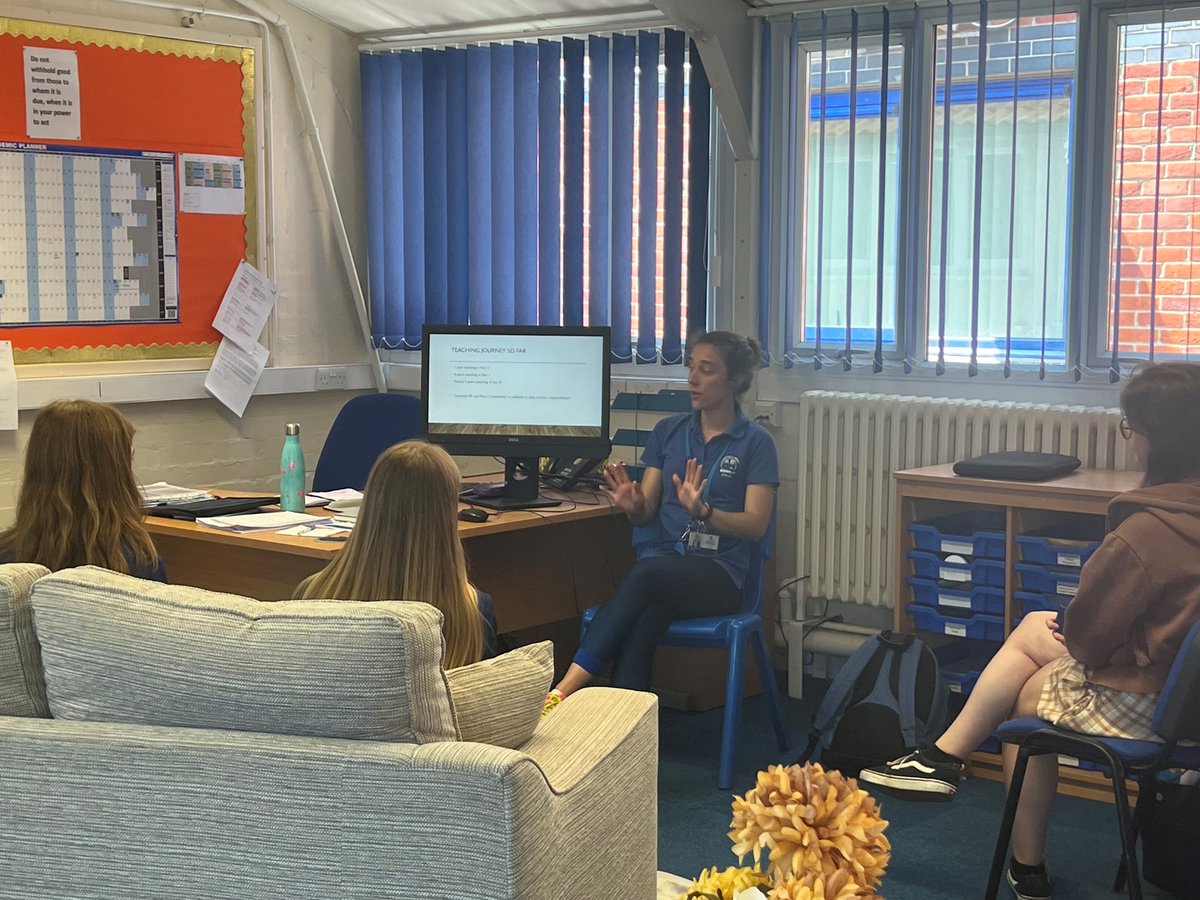 TL_Careers's tweet photo. A Huge Thank you to Alumni #HannahParfett who spoke to our sixth formers today about becoming a Primary School Teacher. Thank you for such a powerful and informative talk. https://t.co/GRS8DpAPDm