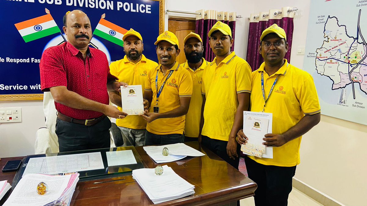 Today I AUYSA GEMS met Jeevan Reddy Garu, DSP Nirmal and invited for 11th Anniversary Celebrations. #iauysagems #iauysa #spmaestro #youth #11thanniversary #succes #tspolice