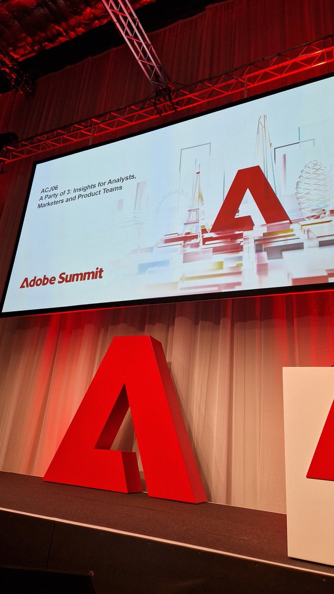 Waiting <a href="/jenlasser/">Jen Lasser</a> and <a href="/benjamingaines/">Benjamin Gaines</a> to rock on a #AdobeSummitEMEA session about analytics.
