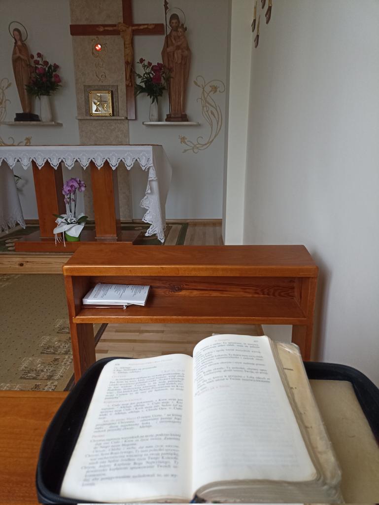 HACJANINA's tweet image. Chryste, Chlebie z nieba, daj nam życie wieczne.. #nieszpory