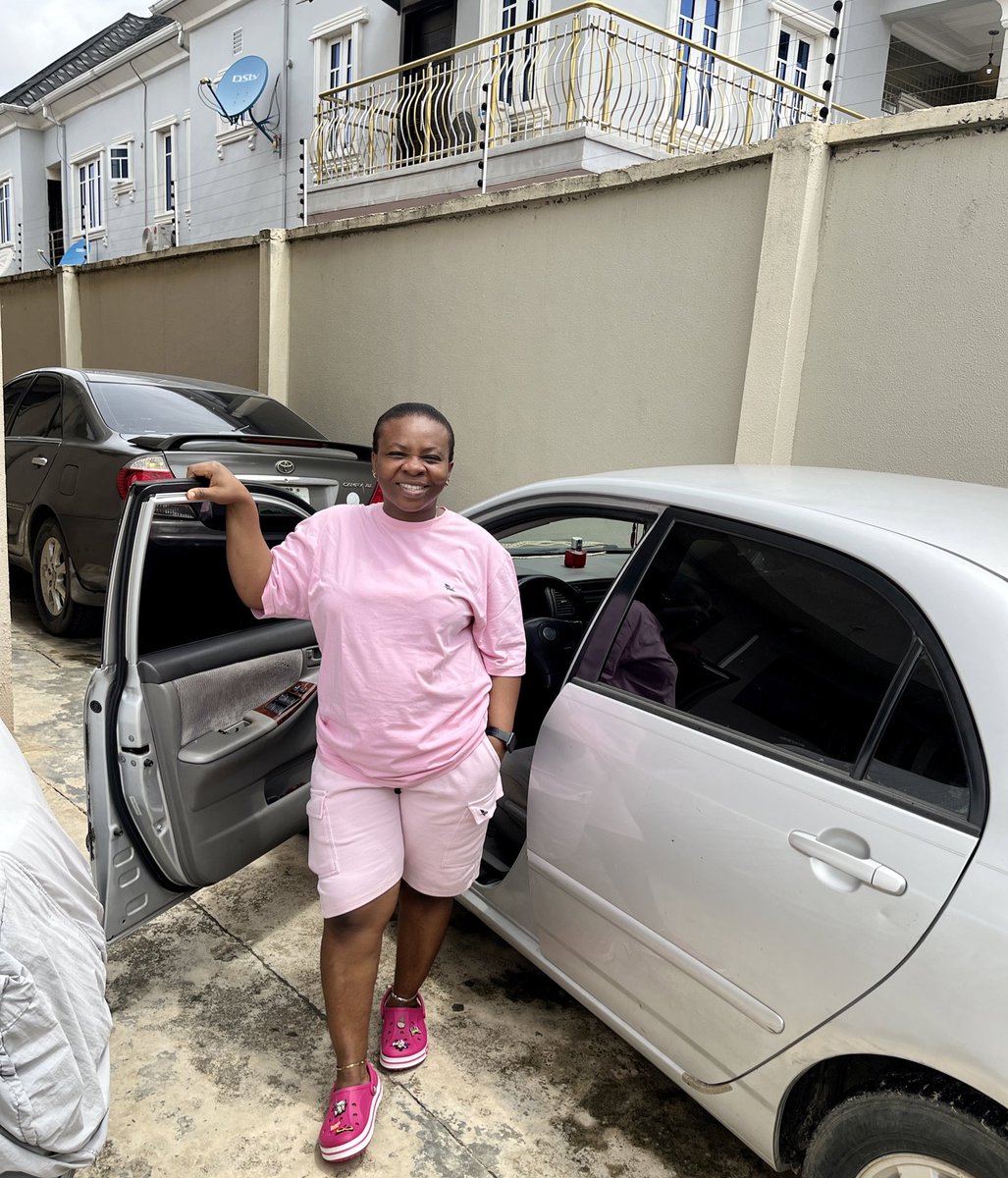 Ay_bkini's tweet photo. If I remove all my clothes from this woman’s body now, maybe na only her shoe go remain. 

But I’m a child of God &amp;  I’m not wicked, so I won’t remove it. 

We rise by lifting others. https://t.co/w6ujzIdLfj