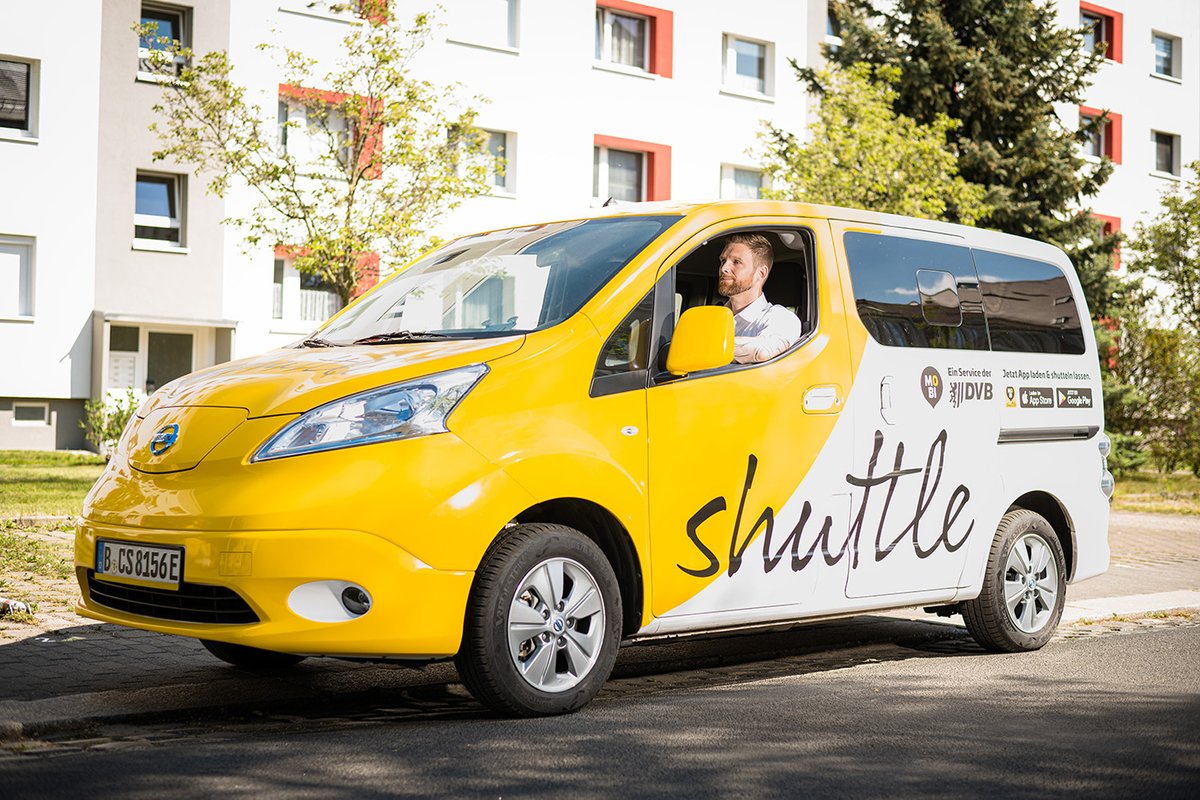 Ein Jahr MOBIshuttle! 🎉

Der #OnDemand-Verkehr der <a href="/DVBAG/">DVB AG</a> feiert heute seinen ersten Geburtstag! Seit Betriebsstart hat #MOBIshuttle rund 70.000 Fahrgäste befördert und für mehr flexible Mobilität in @stadt_dresdengesorgt. 💚