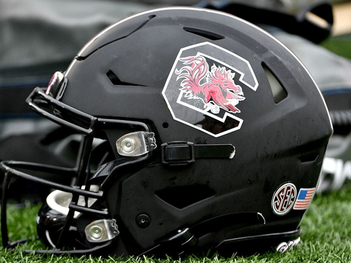 M0NTYJ's tweet photo. I will be at @GamecockFB camp June 9th!
@FDpatriots @Coach_Smith_68 @GCockRecruiting @DAWGHZERECRUITS @CoachSBeamer @coachjstepp @Dowell_Loggains @OutlawBlitz @LcOutlaws7v7 https://t.co/tTKDnjedFv