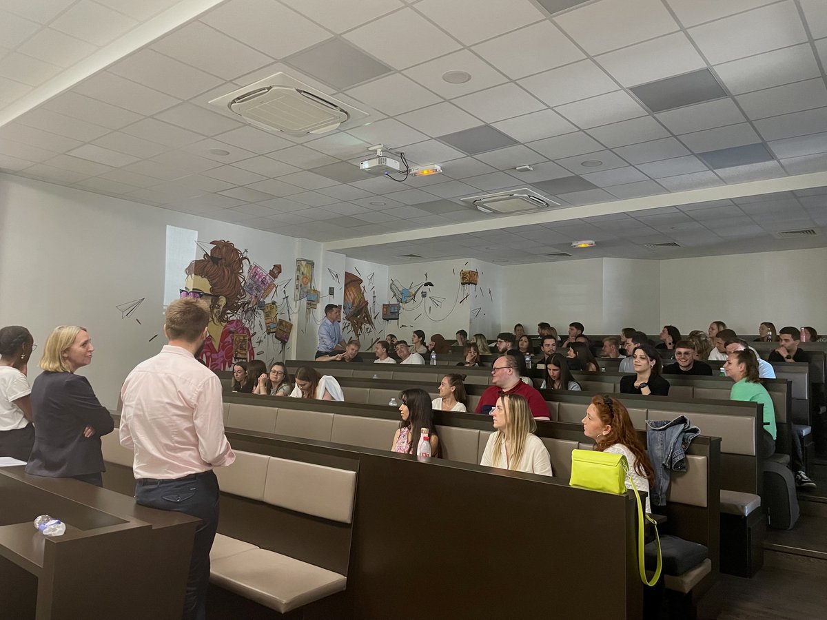 IFA_BS's tweet photo. Les stagiaires de nos filières Finance et Ressources Humaines ont participé à un atelier organisé sous forme de table ronde sur le thème de la discrimination et de l'égalité au travail.

La suite 👉https://t.co/lm7nlEjNVE https://t.co/Q5iMlUZRoK