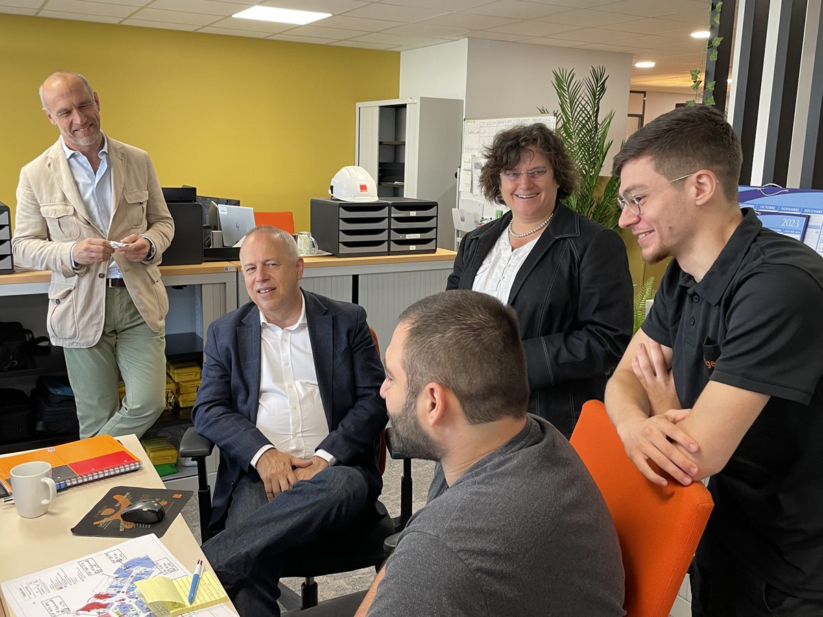 thierrymarigny's tweet photo. Deux jours à Dijon pour partager avec nos équipes d’@OrangeBFC et pour animer la déclinaison stratégique du groupe @orange #LeadTheFuture.

Une stratégie ambitieuse pour accentuer notre leadership dans les réseaux fixes et mobiles et vous offrir la meilleure expérience client 🤩 https://t.co/C7svCzZM8O