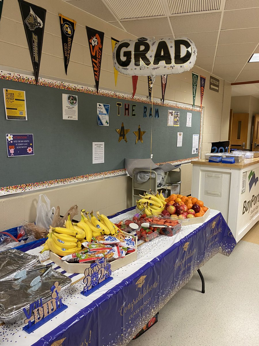 LHSPTSA_WJCC's tweet photo. 2022/23 it’s a wrap! Thank you to all of our LHS families that helped donate towards the Senior breakfast. We had plenty of food to feed every Senior in line. A special thank you to the wonderful ladies that have helped throughout the year and this morning. https://t.co/3j7dAQxpMv