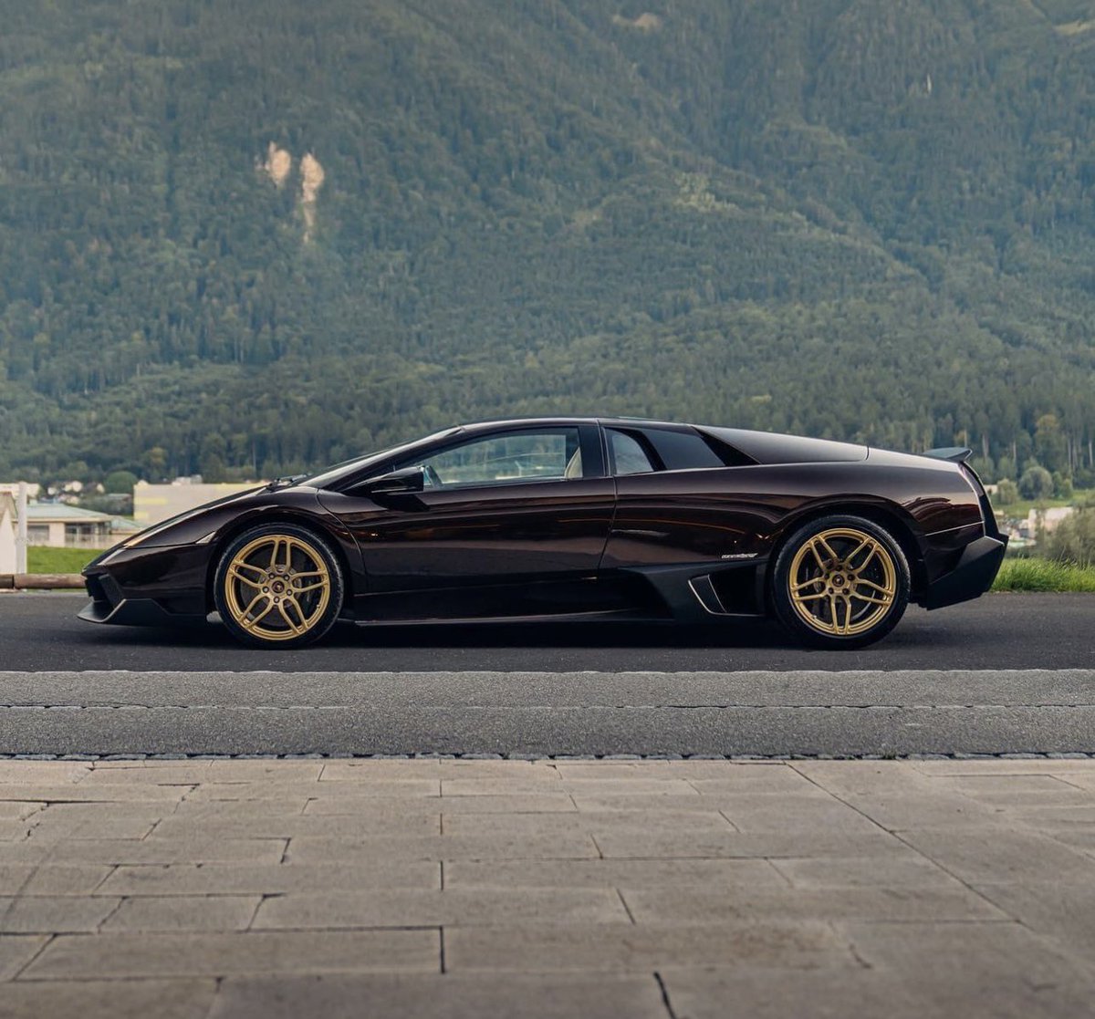 LamboCIub's tweet photo. Marrone Eklipsis Murcielago SV https://t.co/AJooPwqG46