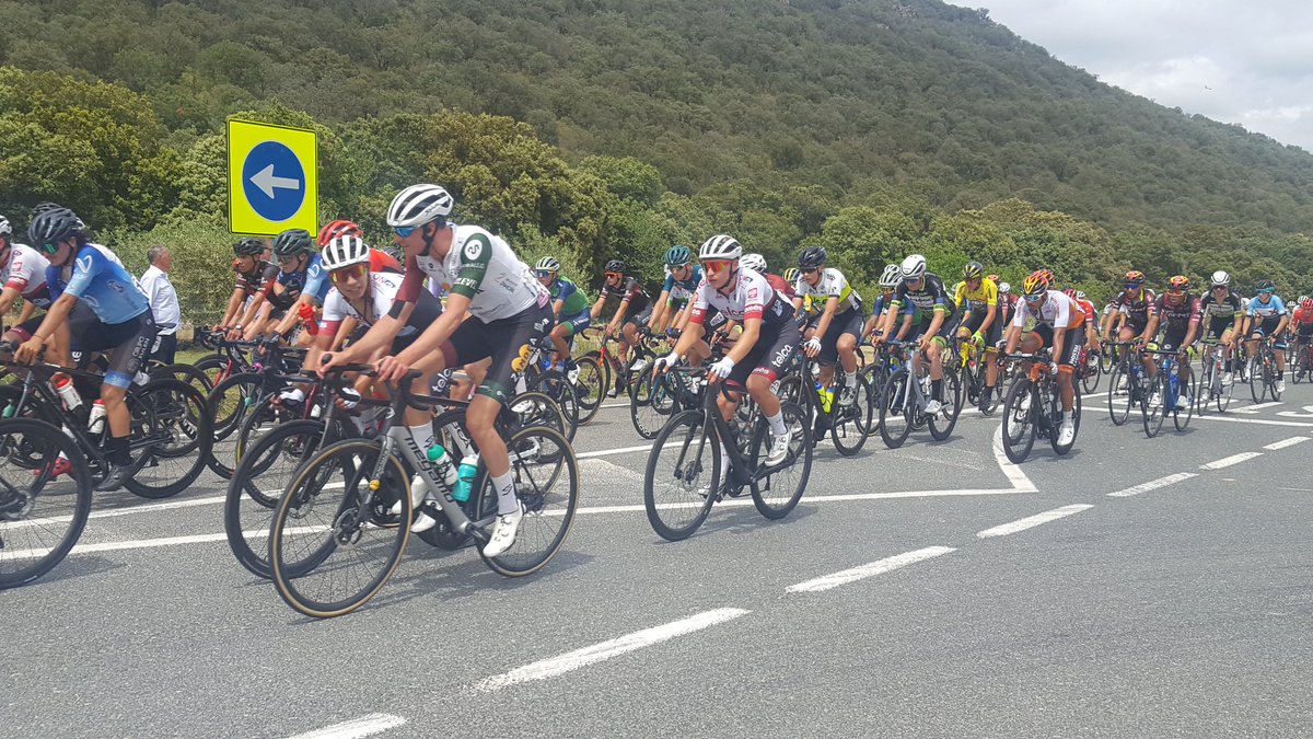 Hacia Murieta 3 udes enca encabezadas por <a href="/TeamExtremadura/">TeamExtremadura</a>  <a href="/ccpadrones/">Equipo Cortizo</a> <a href="/jirabira/">JIRA-BIRA CYCLING</a> . El pelotón a  35". #VN23