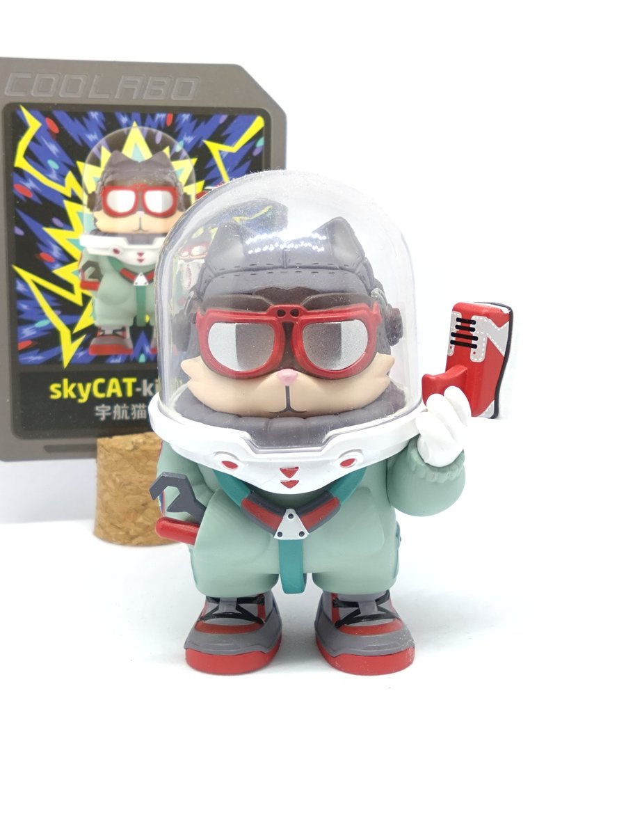 01memorabilia01's tweet photo. COOLABO SPACE HOOD シリーズ
skyCAT-kicksGUN
以前Gomi-kicksGUNをアップしましたが、こちらはskyCATになります。宇宙関連のキャラにとっても惹かれます。
工具を持ってるので整備士?佇まいがカッコいい!
#POPMART
#POPMART大好き
#ポップマート
#skyCAT
#COOLRAIN
#COOLABO https://t.co/SkAcP9an9D