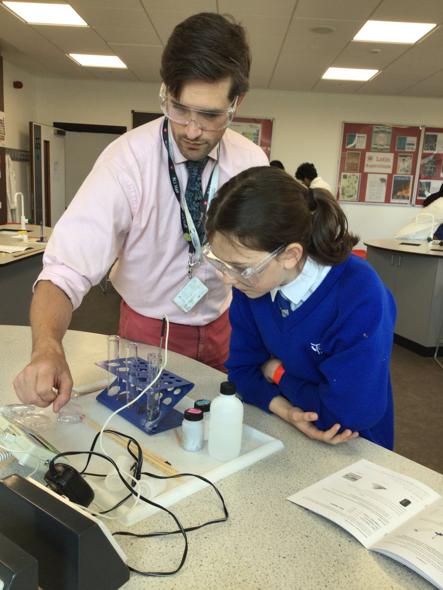 The visits continued today for our Year 5‘s with a trip to the @TheRoyalLatin for their fabulous Science Fair. Huge thanks to the Science department and it’s students for their hospitality and fabulous fun activities 🧪

#TheRoyalLatinSchool
#ScienceInAction