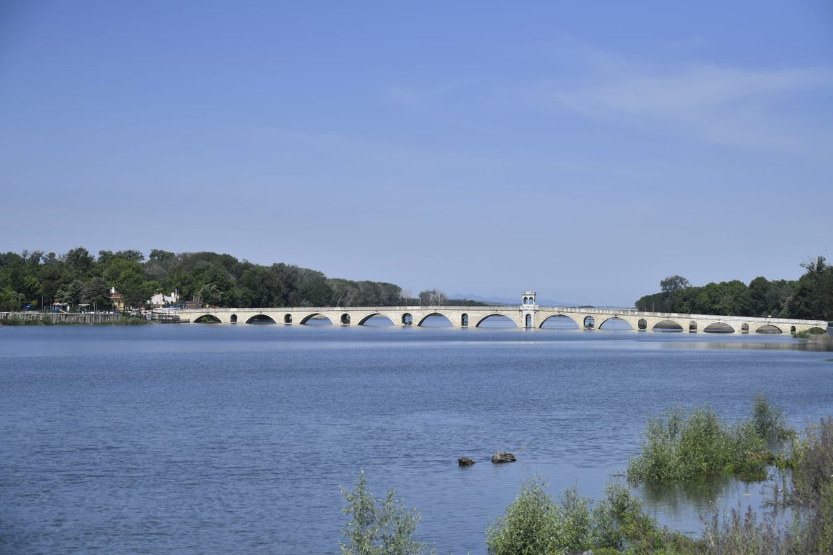 Edirne heyecanımız giderek artıyor.

#ERU23CH2024 ev sahibi Edirne'de ziyaret ettiğimiz Edirne Valisi Sn. @kursatkirbiyik ile beraber, Meriç Nehri parkurumuzun son halini inceledik.

Böylesi bir parkuru hayata geçiren Valimize minnetlerimi sunarım.

@edirne_valiligi #TürkiyeKürek