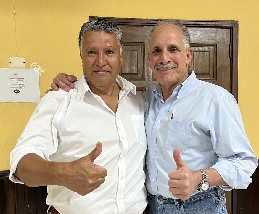 Hgr1208's tweet photo. Muchas felicidades Papito que la pasen bien en tu cumpleaños que Dios todopoderoso te bendiga siempre y que cumplas muchos años más, te deseamos todos los hondureños. #VivaPapi #VivaHonduras https://t.co/L4jw85PPun