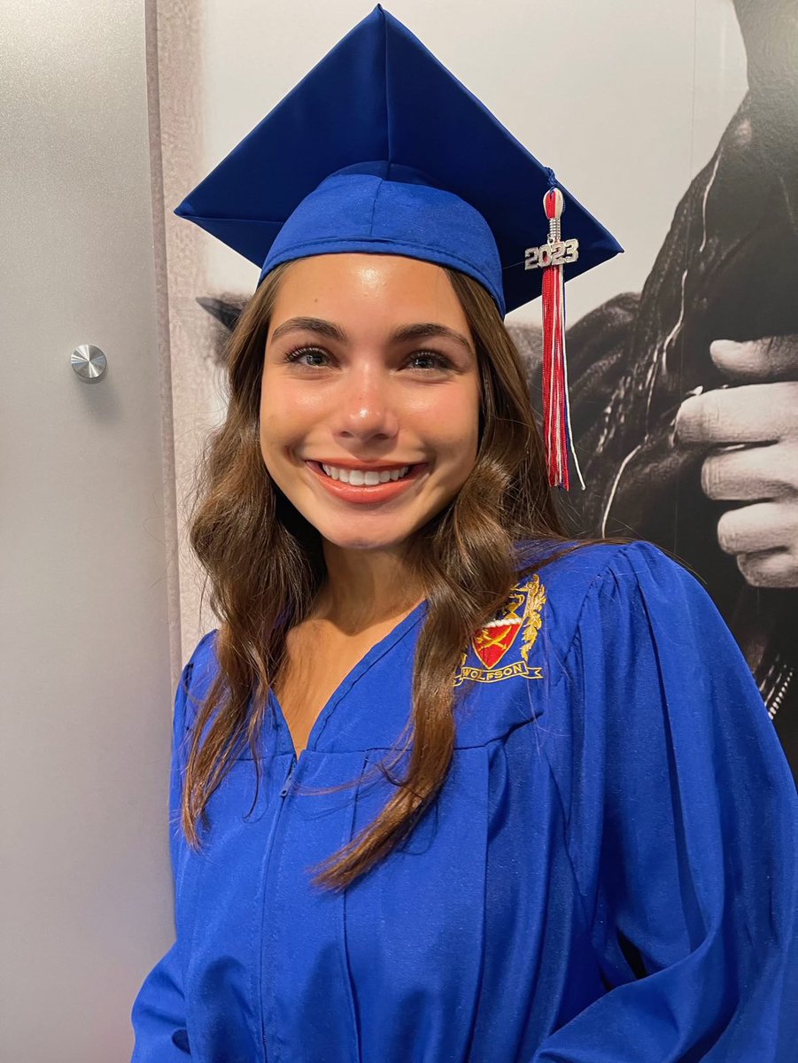 DuvalSchools's tweet photo. Please join us in recognizing Ms. Isabella Dodani, Remarkable Senior from Wolfson HS! 🎉

✅ Over 858 verified community service hours served @jaxlibrary @jaxhumane 
✅ Accepted into 17 different colleges and universities
✅ Attending: @FloridaState 
✅ $600,000+ in scholarships https://t.co/aKtO9fZWaI