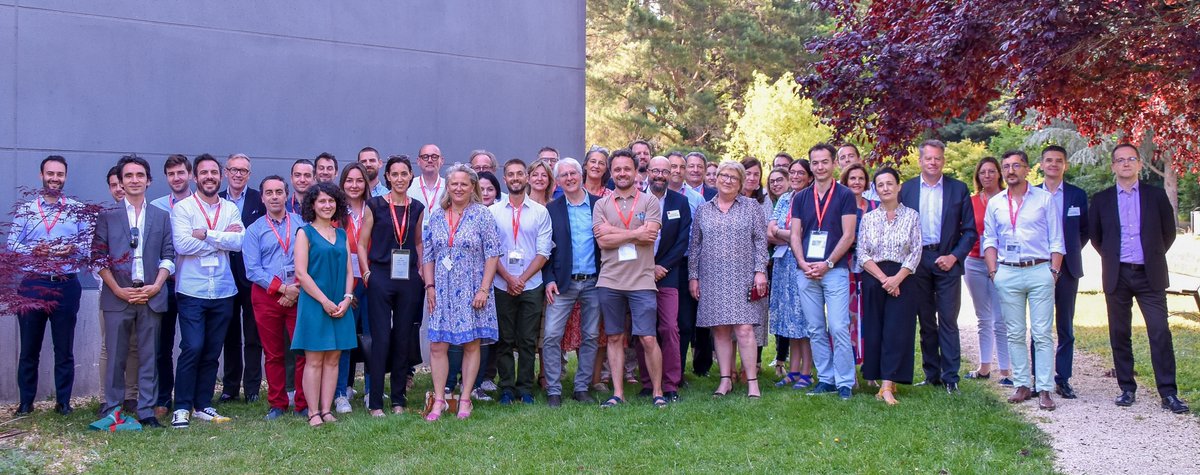 ESSCA_Ecole's tweet photo. Quelle journée inspirante à l'ESSCA pour la 1ère rencontre de la famille des entrepreneurs !
Cet événement proposé par @vincentcalvez1 a été rythmé par des témoignages &amp; des conférences sur l'entreprise familiale et l'entrepreneuriat. 
#EntrepreneuriatFamiliale #ProudToBeEssca https://t.co/ums2kyrsDm