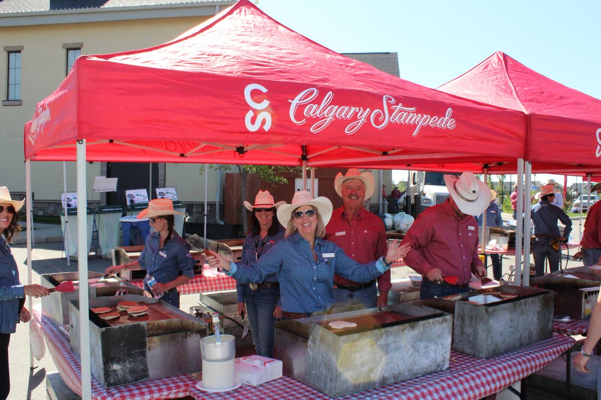 🚨 REMINDER 🚨

The Community Round Up presented by @ENMAX is this Saturday from 9 a.m. - noon at the Cavalry FC Regional Field House in Okotoks. Join us for FREE pancakes, a family fun-filled morning, the Greatest way to kick off your Stampede fun! 🥞

📍 calgarystampede.com/community-roun…