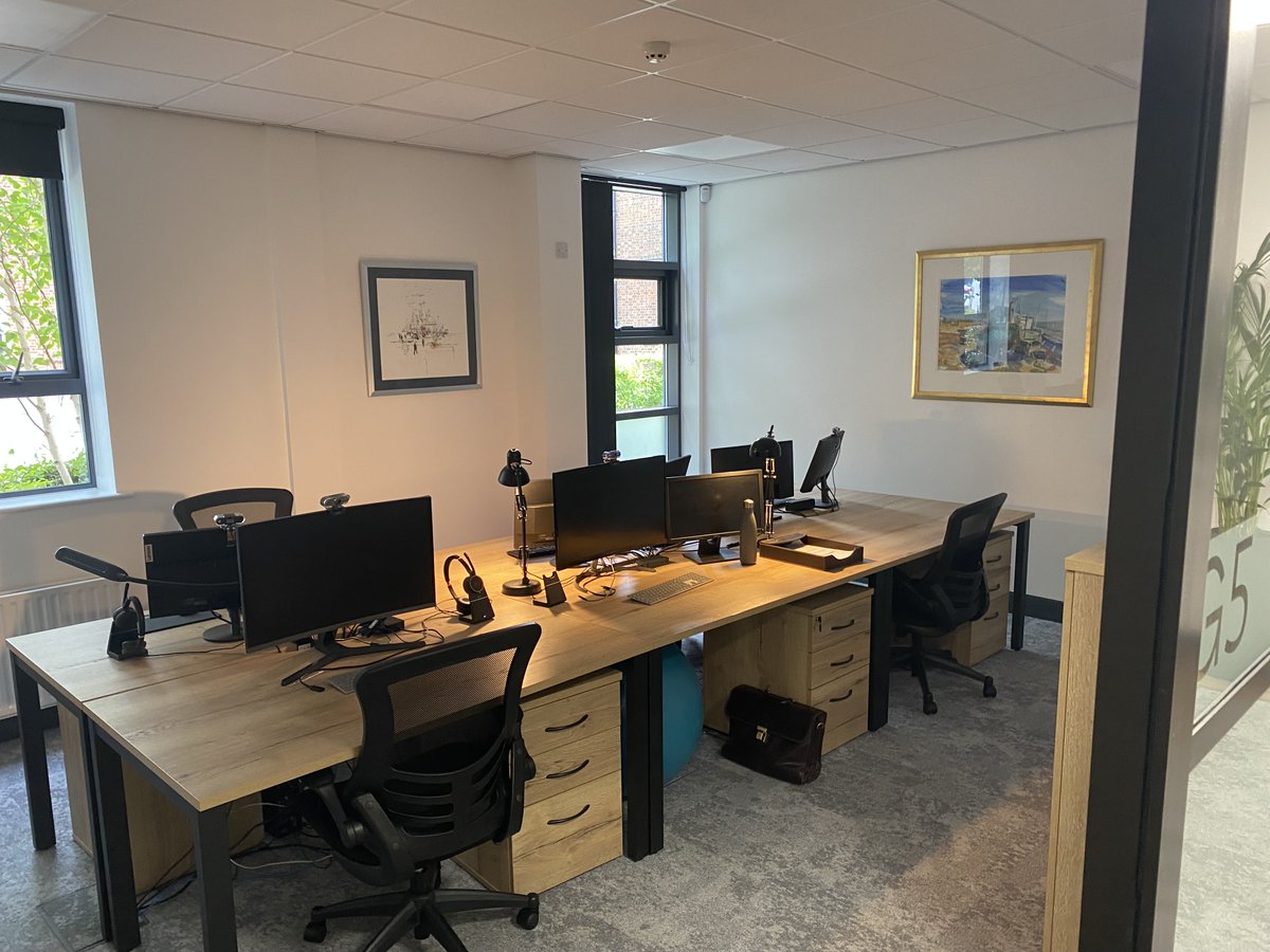 Calm before the storm in our new York (not the Big🍏just yet) office.

Yes, we have recently #moved across the road to the recently renovated York House, a super serviced office in the #insurance metropolis that is Tadcaster, North Yorkshire.

Thank you Sibling Workspace🙌