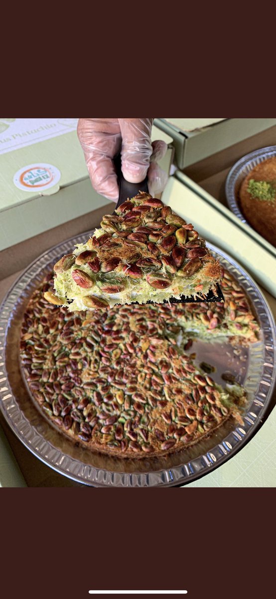 KAlfstq's tweet photo. كنافة سبيشل من كنافة لذة الفستق طبقة من الفستق والكنافه بالقشطه 😋😋 تجدوننا في تطبيق ذا شفز @TheChefz_ https://t.co/NSavFzWD9U