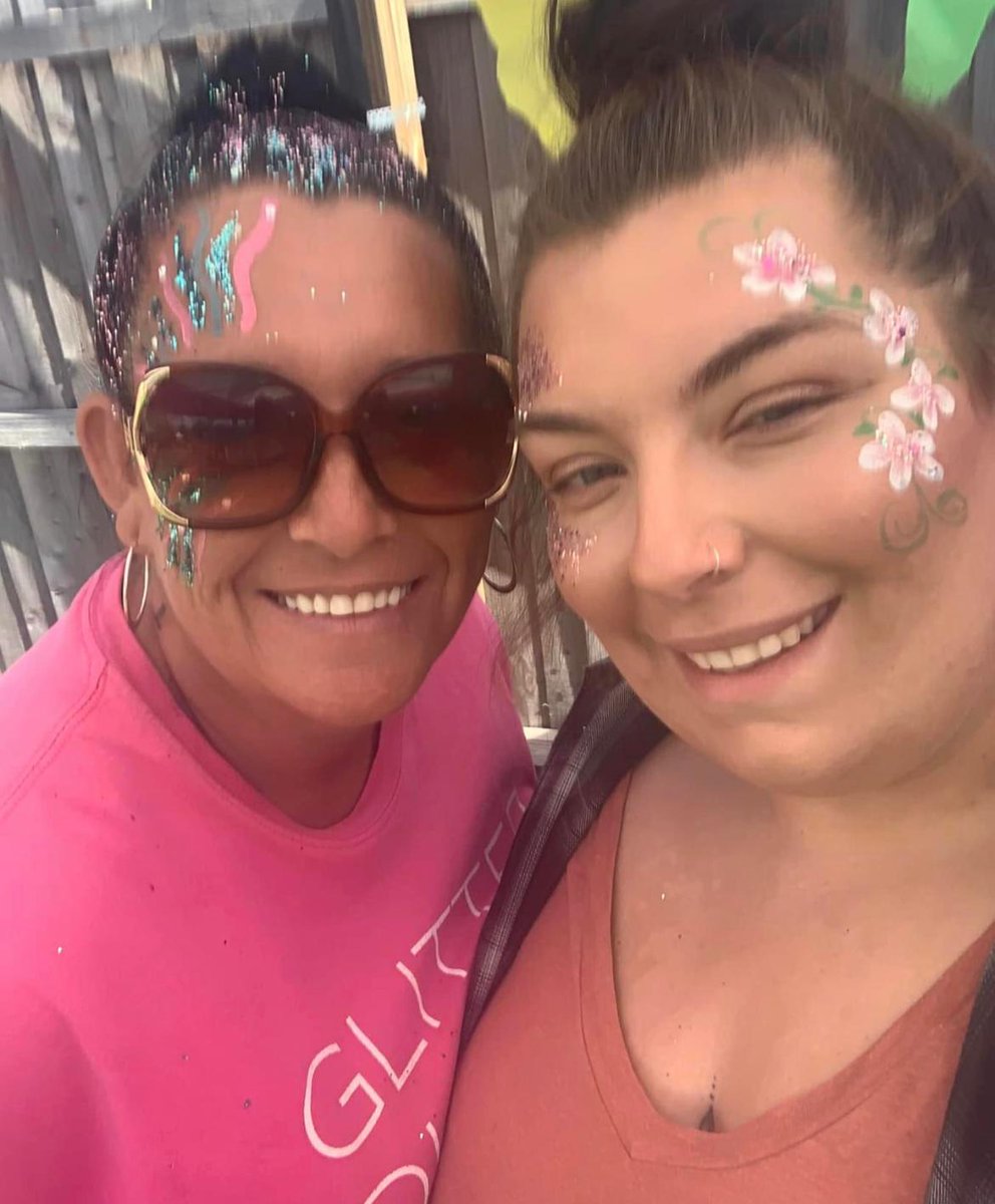 The Glitter queens will be painting faces at the <a href="/arburycarnival/">Arbury Carnival</a> this Saturday from 11am.
