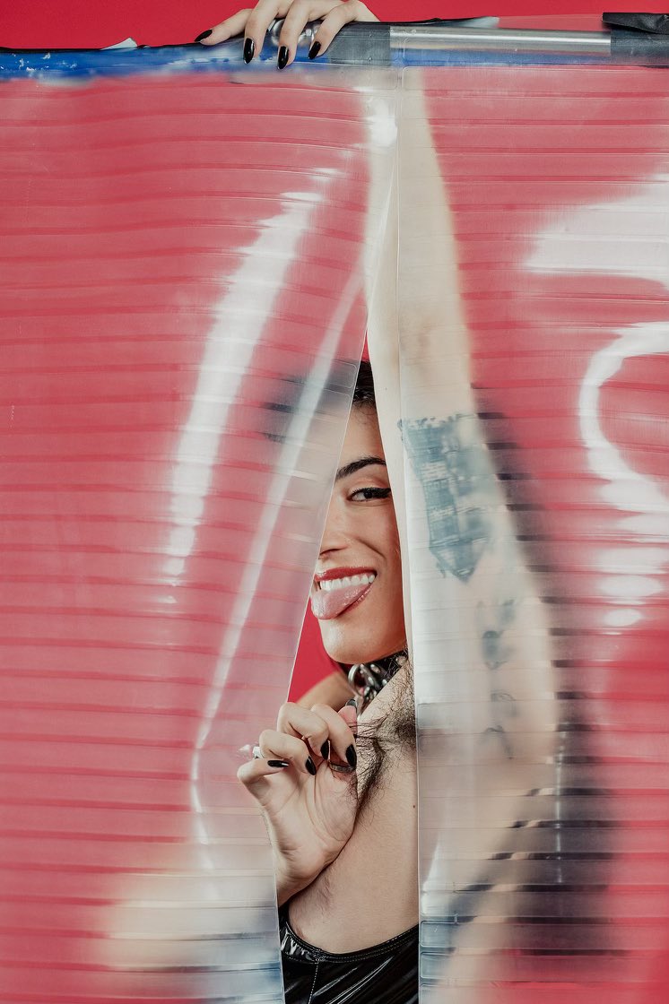 Olive Wren on Twitter: "Lick it, lick it good 😋"