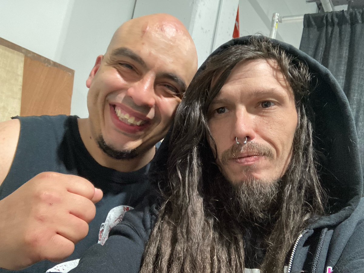 circlescott2's tweet photo. I have no clue how to have emotions in selfies because I’m too busy looking at my hands to push a damn button. That’s why I jump for the occasional pic someone else can take for me. Anyways a few more from #GCWToS8 #GCWCoS2 weekend. https://t.co/u9BDqnsfOh