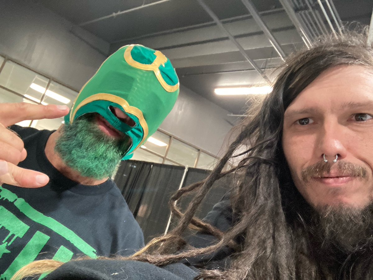circlescott2's tweet photo. I have no clue how to have emotions in selfies because I’m too busy looking at my hands to push a damn button. That’s why I jump for the occasional pic someone else can take for me. Anyways a few more from #GCWToS8 #GCWCoS2 weekend. https://t.co/u9BDqnsfOh