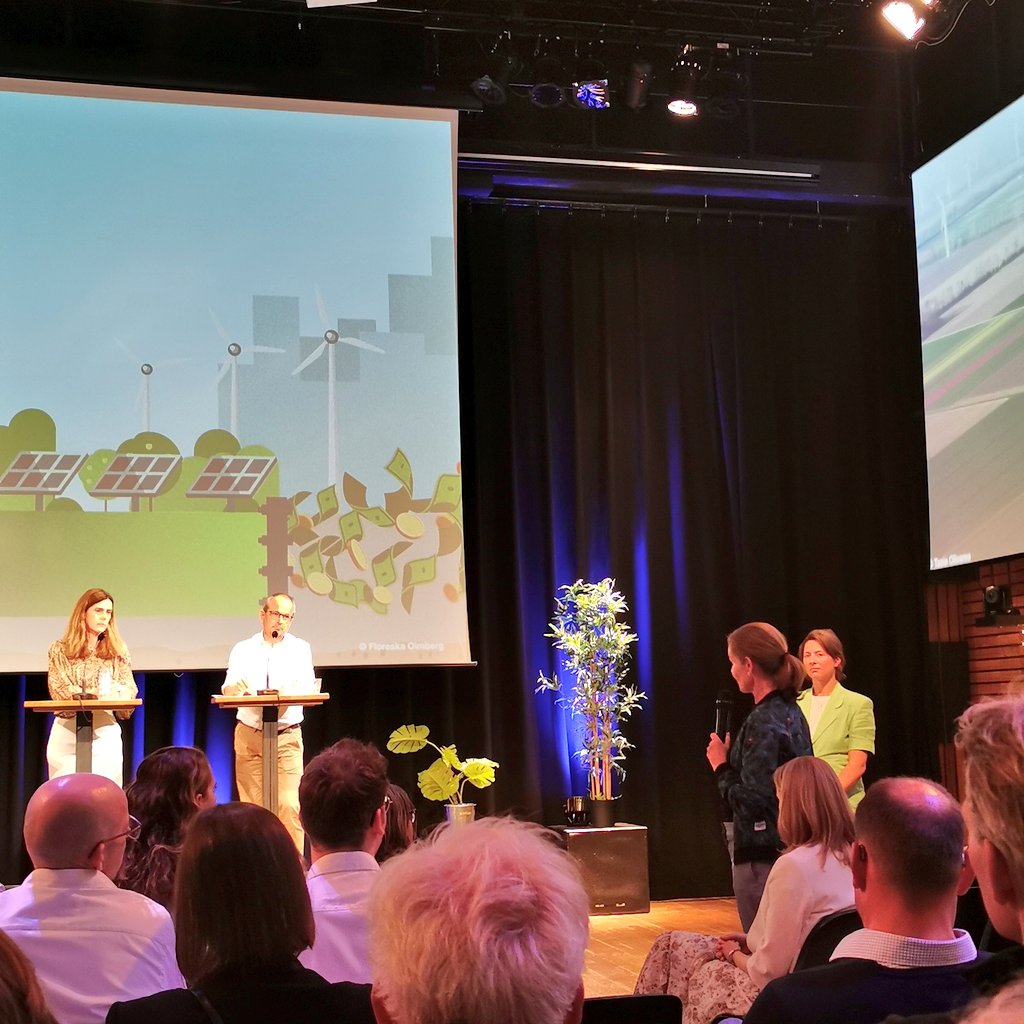 Anne Gram <a href="/abppensioen/">ABP</a>: 
"Wij willen de fossiele industrie niet legitimeren, en daar heb je een morele verantwoordelijkheid. 
En engagement: je kunt engageren tot je een ons weegt maar heeft geen effect.
Kijk je naar rendement: daarvoor hoef je niet in fossiel te investeren".