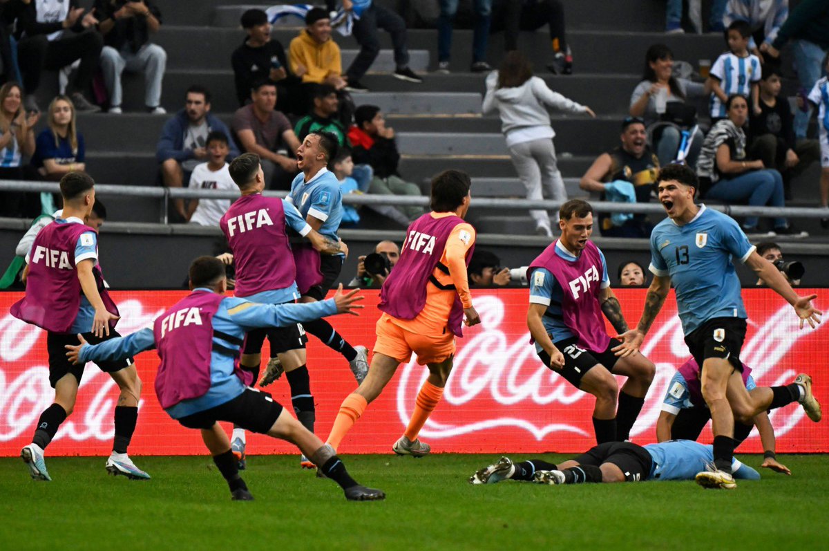 CosseCarolina's tweet photo. Felicitaciones gurises 🇺🇾 https://t.co/80eXtUnMsW
